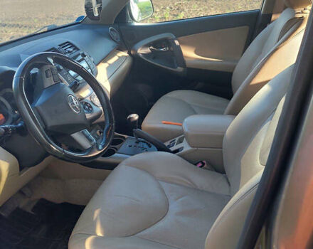 Бежевый Тойота РАВ 4, объемом двигателя 2.2 л и пробегом 225 тыс. км за 12500 $, фото 1 на Automoto.ua