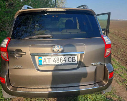 Бежевый Тойота РАВ 4, объемом двигателя 2.2 л и пробегом 225 тыс. км за 12500 $, фото 6 на Automoto.ua