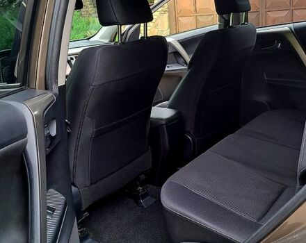 Бежевий Тойота РАВ 4, об'ємом двигуна 2.2 л та пробігом 131 тис. км за 16700 $, фото 6 на Automoto.ua