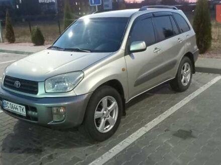 Тойота РАВ 4 2001 в Стрые на Automoto.ua Бежевый Тойота РАВ 4, объемом двигателя 2 л и пробегом 408 тыс. км за 6800 $, фото 1 на Automoto.ua