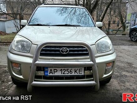 Бежевый Тойота РАВ 4, объемом двигателя 2 л и пробегом 245 тыс. км за 8000 $, фото 1 на Automoto.ua