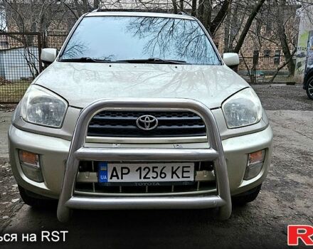 Бежевый Тойота РАВ 4, объемом двигателя 2 л и пробегом 245 тыс. км за 8000 $, фото 1 на Automoto.ua