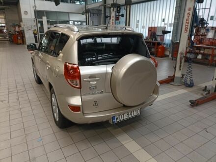 Бежевый Тойота РАВ 4, объемом двигателя 0.2 л и пробегом 250 тыс. км за 2950 $, фото 1 на Automoto.ua