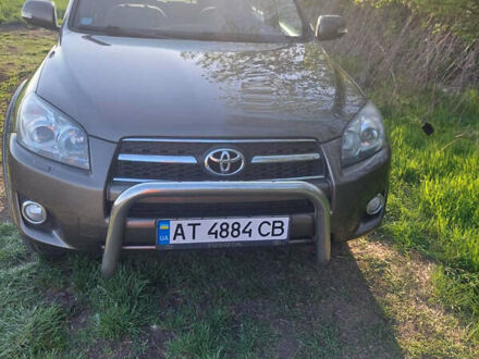 Бежевый Тойота РАВ 4, объемом двигателя 2.2 л и пробегом 225 тыс. км за 12500 $, фото 1 на Automoto.ua