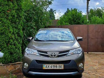 Тойота РАВ 4 2013 в Харькове на Automoto.ua Бежевый Тойота РАВ 4, объемом двигателя 2.2 л и пробегом 131 тыс. км за 16700 $, фото 1 на Automoto.ua