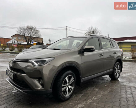 Бежевый Тойота РАВ 4, объемом двигателя 2.23 л и пробегом 167 тыс. км за 23500 $, фото 1 на Automoto.ua