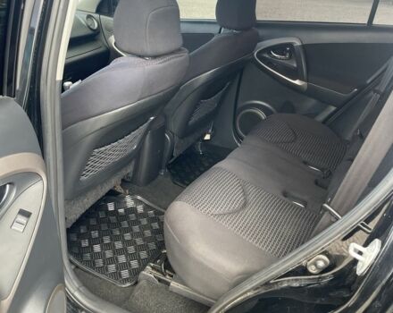 Черный Тойота РАВ 4, объемом двигателя 2.2 л и пробегом 235 тыс. км за 5000 $, фото 3 на Automoto.ua