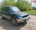 Черный Тойота РАВ 4, объемом двигателя 2 л и пробегом 437 тыс. км за 3500 $, фото 1 на Automoto.ua