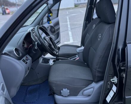 Черный Тойота РАВ 4, объемом двигателя 2 л и пробегом 205 тыс. км за 5900 $, фото 19 на Automoto.ua