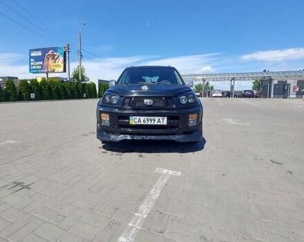 Чорний Тойота РАВ 4, об'ємом двигуна 2 л та пробігом 225 тис. км за 5300 $, фото 1 на Automoto.ua