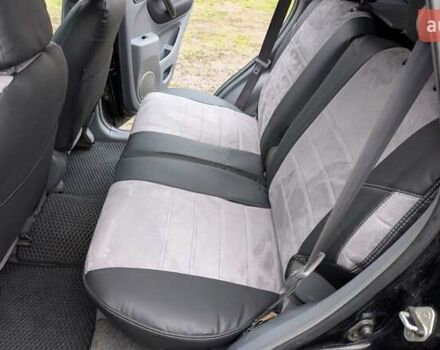 Черный Тойота РАВ 4, объемом двигателя 2 л и пробегом 406 тыс. км за 6000 $, фото 7 на Automoto.ua