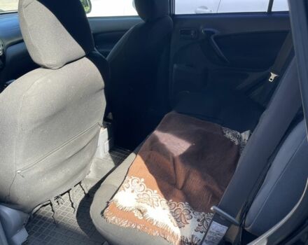 Чорний Тойота РАВ 4, об'ємом двигуна 2 л та пробігом 360 тис. км за 6000 $, фото 4 на Automoto.ua