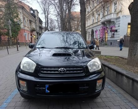 Черный Тойота РАВ 4, объемом двигателя 2 л и пробегом 303 тыс. км за 3800 $, фото 1 на Automoto.ua