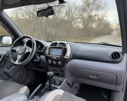 Черный Тойота РАВ 4, объемом двигателя 2 л и пробегом 235 тыс. км за 4500 $, фото 6 на Automoto.ua