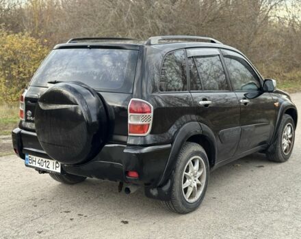 Черный Тойота РАВ 4, объемом двигателя 2 л и пробегом 235 тыс. км за 4500 $, фото 3 на Automoto.ua