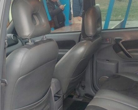 Черный Тойота РАВ 4, объемом двигателя 0 л и пробегом 400 тыс. км за 5500 $, фото 5 на Automoto.ua