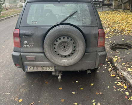 Черный Тойота РАВ 4, объемом двигателя 2 л и пробегом 395 тыс. км за 4200 $, фото 2 на Automoto.ua