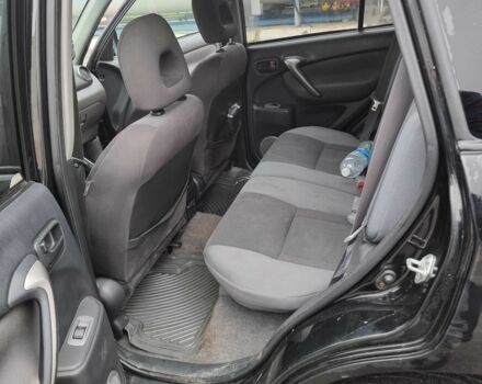 Черный Тойота РАВ 4, объемом двигателя 2 л и пробегом 275 тыс. км за 4800 $, фото 5 на Automoto.ua