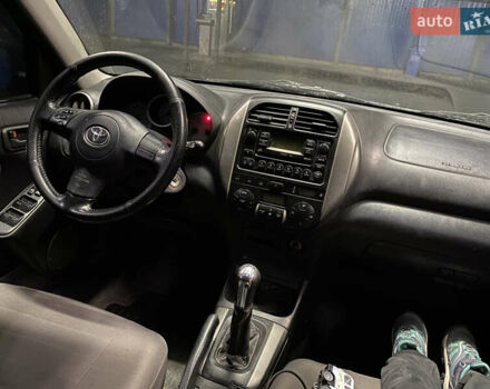 Черный Тойота РАВ 4, объемом двигателя 2 л и пробегом 269 тыс. км за 7500 $, фото 19 на Automoto.ua