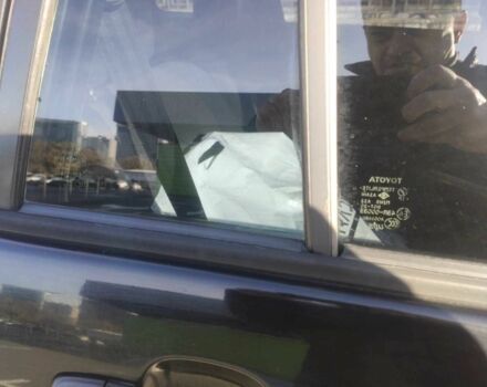 Черный Тойота РАВ 4, объемом двигателя 2 л и пробегом 506 тыс. км за 5300 $, фото 6 на Automoto.ua