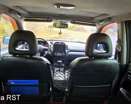 Черный Тойота РАВ 4, объемом двигателя 2 л и пробегом 224 тыс. км за 9000 $, фото 12 на Automoto.ua