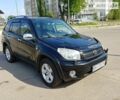 Чорний Тойота РАВ 4, об'ємом двигуна 2 л та пробігом 243 тис. км за 8600 $, фото 7 на Automoto.ua