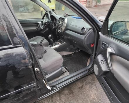 Черный Тойота РАВ 4, объемом двигателя 2 л и пробегом 275 тыс. км за 4800 $, фото 4 на Automoto.ua