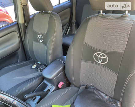 Черный Тойота РАВ 4, объемом двигателя 2 л и пробегом 262 тыс. км за 8800 $, фото 12 на Automoto.ua