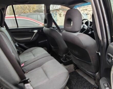 Чорний Тойота РАВ 4, об'ємом двигуна 2 л та пробігом 297 тис. км за 3800 $, фото 4 на Automoto.ua