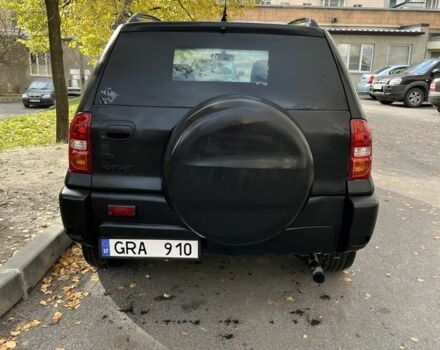 Черный Тойота РАВ 4, объемом двигателя 2 л и пробегом 300 тыс. км за 3600 $, фото 3 на Automoto.ua