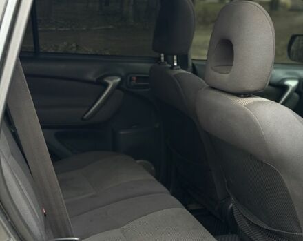 Чорний Тойота РАВ 4, об'ємом двигуна 2 л та пробігом 285 тис. км за 4300 $, фото 15 на Automoto.ua