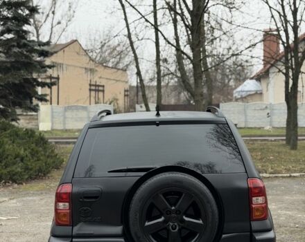 Чорний Тойота РАВ 4, об'ємом двигуна 2 л та пробігом 285 тис. км за 4300 $, фото 6 на Automoto.ua