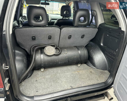 Черный Тойота РАВ 4, объемом двигателя 2 л и пробегом 243 тыс. км за 6900 $, фото 11 на Automoto.ua