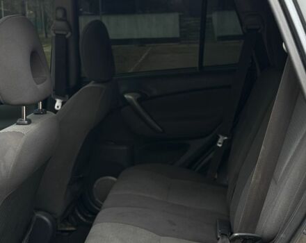 Чорний Тойота РАВ 4, об'ємом двигуна 2 л та пробігом 285 тис. км за 4300 $, фото 14 на Automoto.ua