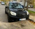 Чорний Тойота РАВ 4, об'ємом двигуна 2 л та пробігом 300 тис. км за 3600 $, фото 1 на Automoto.ua
