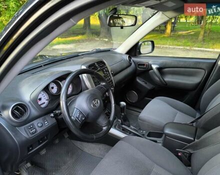 Чорний Тойота РАВ 4, об'ємом двигуна 0 л та пробігом 236 тис. км за 6192 $, фото 8 на Automoto.ua