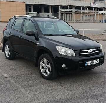 Черный Тойота РАВ 4, объемом двигателя 2 л и пробегом 202 тыс. км за 8066 $, фото 1 на Automoto.ua