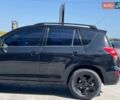 Чорний Тойота РАВ 4, об'ємом двигуна 2 л та пробігом 300 тис. км за 8290 $, фото 4 на Automoto.ua