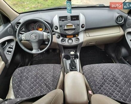 Чорний Тойота РАВ 4, об'ємом двигуна 2.2 л та пробігом 305 тис. км за 4250 $, фото 4 на Automoto.ua
