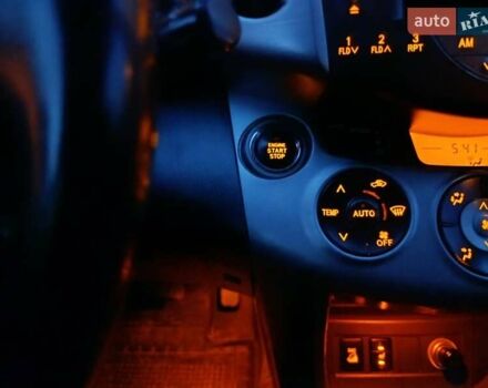 Черный Тойота РАВ 4, объемом двигателя 2 л и пробегом 165 тыс. км за 9500 $, фото 17 на Automoto.ua