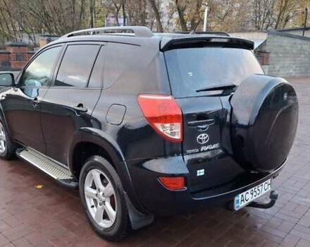 Черный Тойота РАВ 4, объемом двигателя 2.2 л и пробегом 250 тыс. км за 8300 $, фото 1 на Automoto.ua