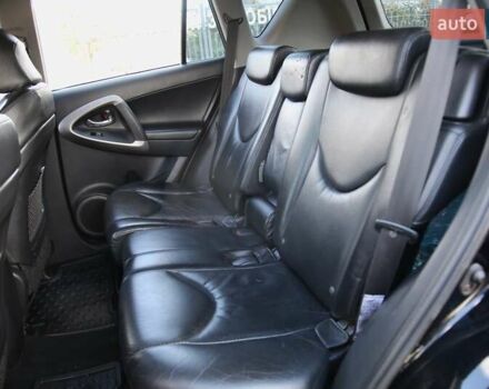 Черный Тойота РАВ 4, объемом двигателя 2 л и пробегом 170 тыс. км за 10000 $, фото 7 на Automoto.ua