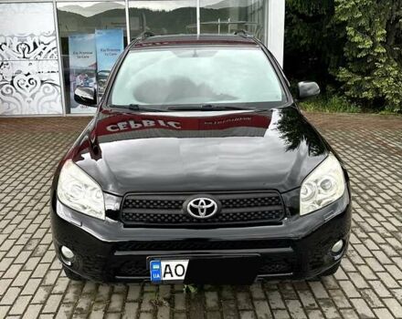 Черный Тойота РАВ 4, объемом двигателя 2 л и пробегом 245 тыс. км за 7999 $, фото 1 на Automoto.ua
