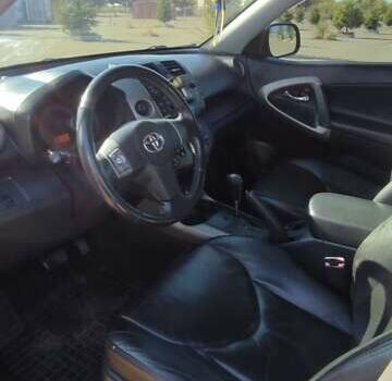 Черный Тойота РАВ 4, объемом двигателя 2 л и пробегом 165 тыс. км за 9500 $, фото 1 на Automoto.ua