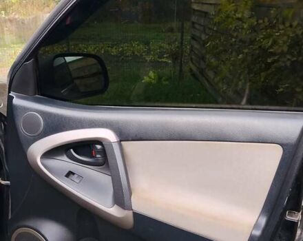 Тойота РАВ 4 2006 в Чернигове на Automoto.ua Черный Тойота РАВ 4, объемом двигателя 2.4 л и пробегом 280 тыс. км за 7000 $, фото 1 на Automoto.ua