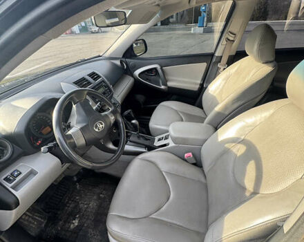 Чорний Тойота РАВ 4, об'ємом двигуна 2.36 л та пробігом 190 тис. км за 8600 $, фото 19 на Automoto.ua