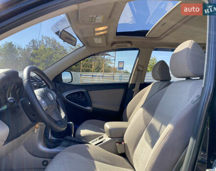 Черный Тойота РАВ 4, объемом двигателя 2.36 л и пробегом 254 тыс. км за 9700 $, фото 8 на Automoto.ua