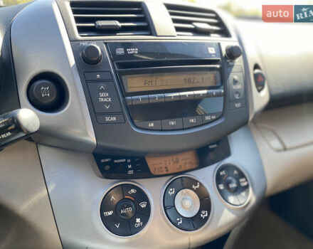 Черный Тойота РАВ 4, объемом двигателя 2.36 л и пробегом 254 тыс. км за 9700 $, фото 12 на Automoto.ua