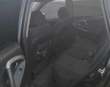 Чорний Тойота РАВ 4, об'ємом двигуна 2 л та пробігом 242 тис. км за 9000 $, фото 5 на Automoto.ua