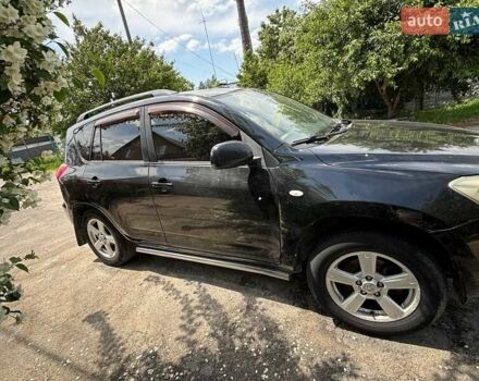 Черный Тойота РАВ 4, объемом двигателя 2 л и пробегом 291 тыс. км за 8400 $, фото 2 на Automoto.ua